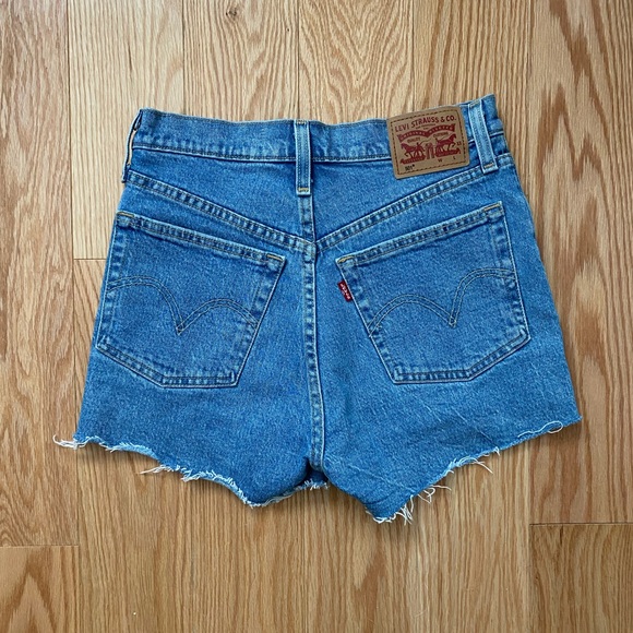 Levi’s denim shorts size US 25 - Picture 3 of 5